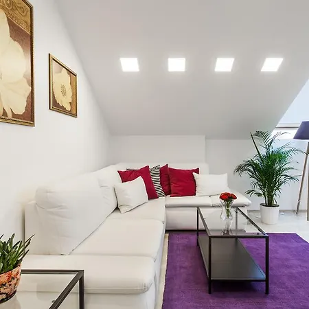 Butas City - Didzioji Street Attic Loft *